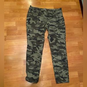 Camouflage pants size 16 fits more like 14 very cute and stylish
